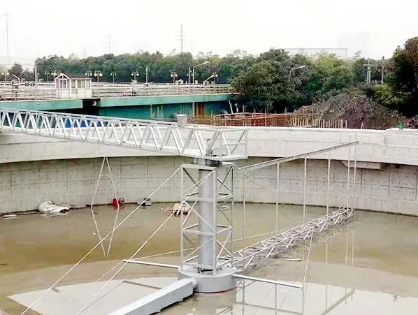 垂架式中心传动刮泥机